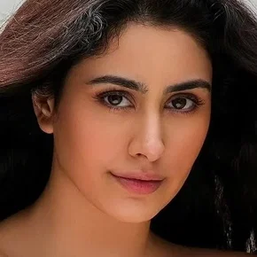 Photo star :  Warina Hussain
