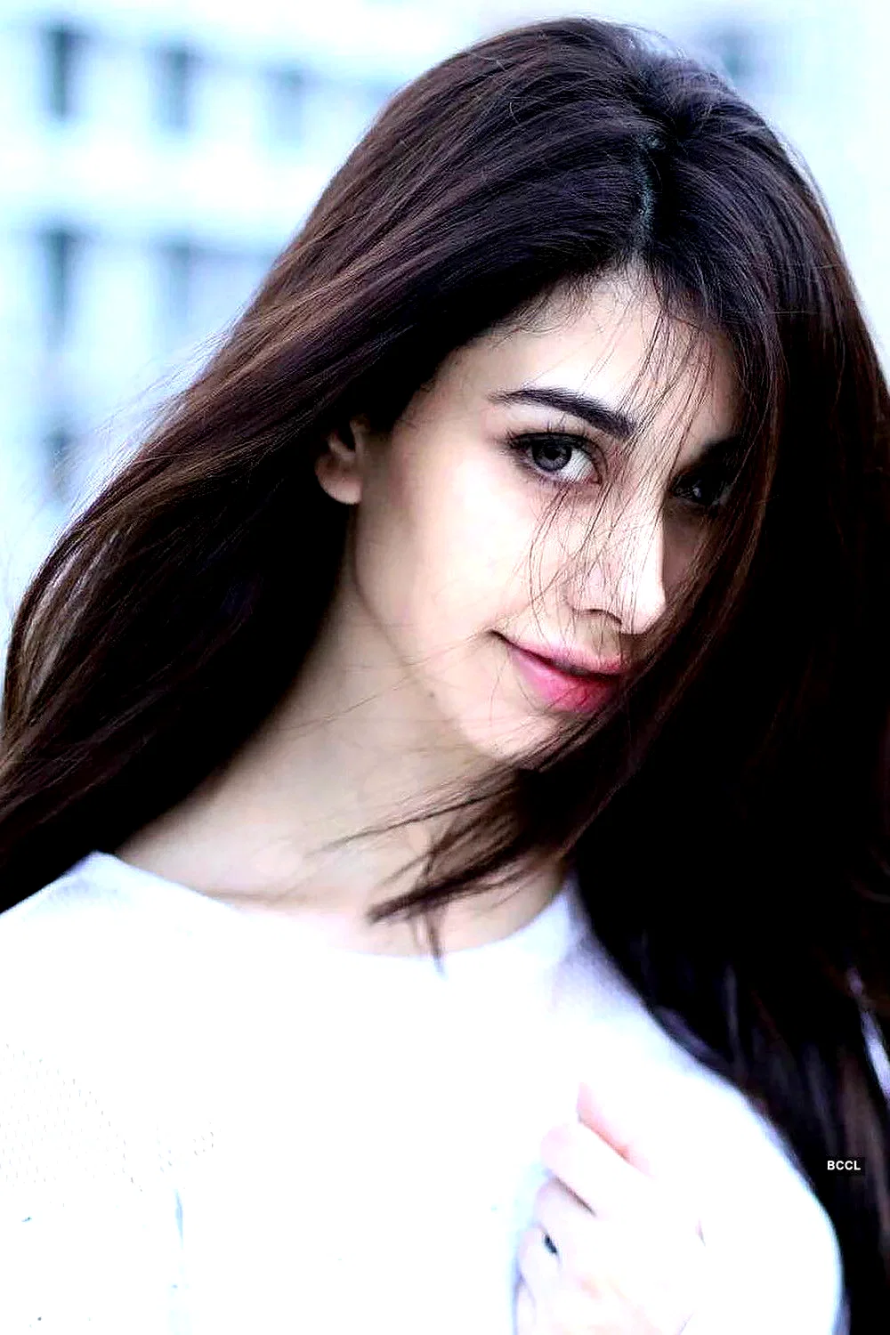  Warina Hussain
