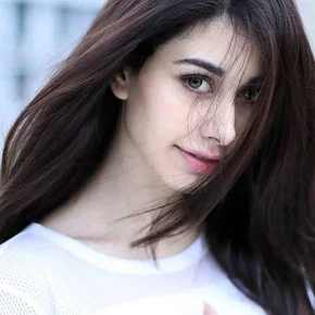 Photo star :  Warina Hussain