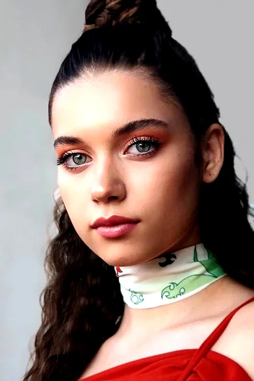  Afra Saraçoğlu