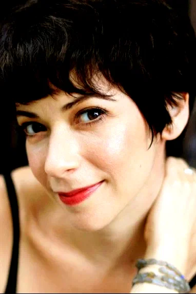  Shari Albert