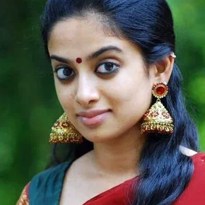 Photo star :  Gauthami Nair