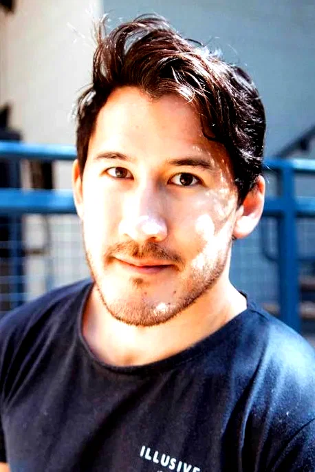  Mark Fischbach