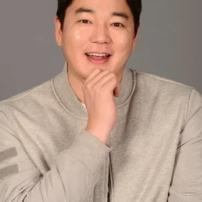 Photo star :  Moon Ji-yoon