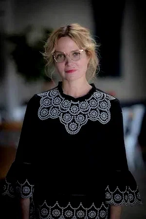  Amy Scott