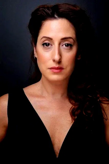  Demet Gül