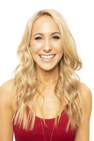  Nikki Glaser