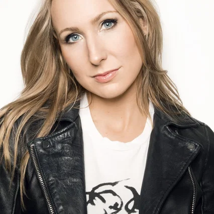  Nikki Glaser