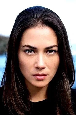  Krista Alvarez