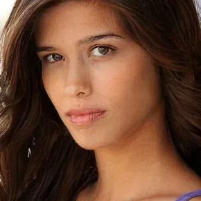 Photo star :  Mahaley Patel