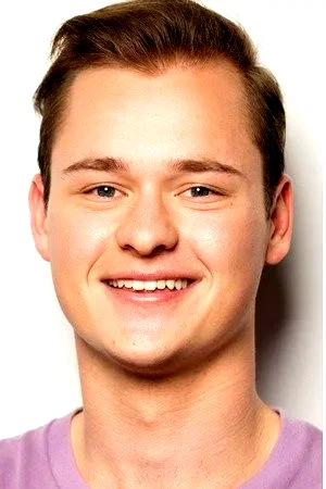  Cooper Tomlinson