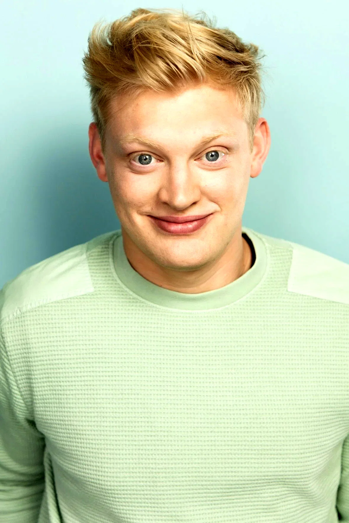  Curry Barker