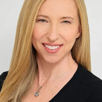  Alice Dinnean