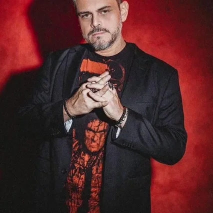  Víctor Osuna