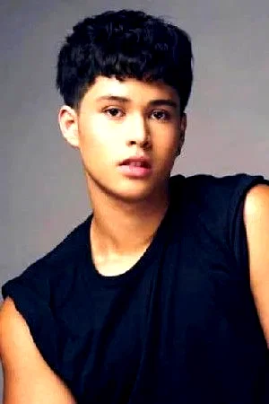  Kyle Echarri