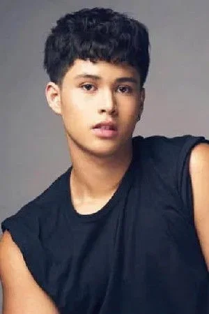  Kyle Echarri