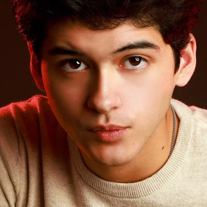  Max Pelayo