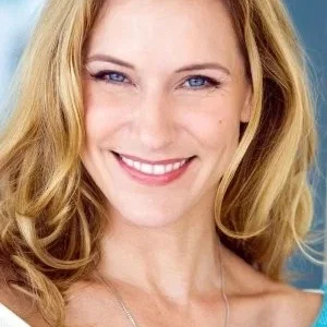  Wendy Carter