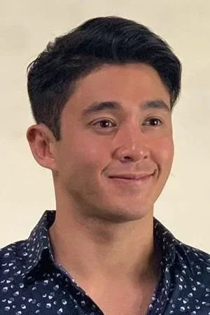  Arron Villaflor photo