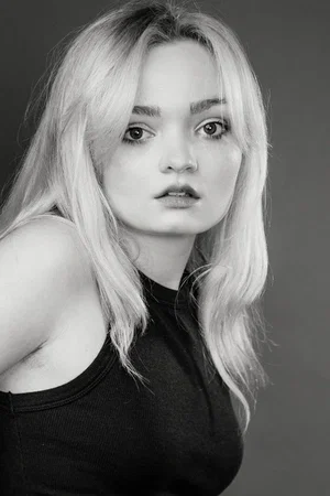  Natalie Grace photo