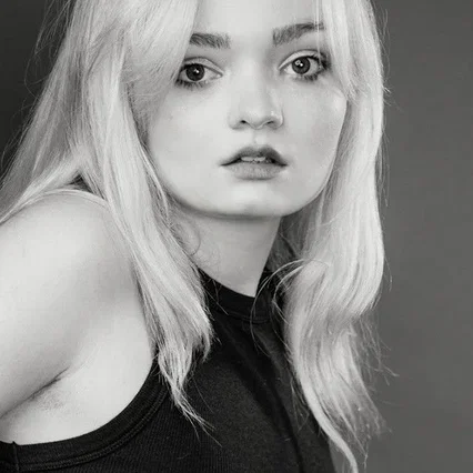  Natalie Grace
