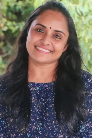  Nisha Sarangh