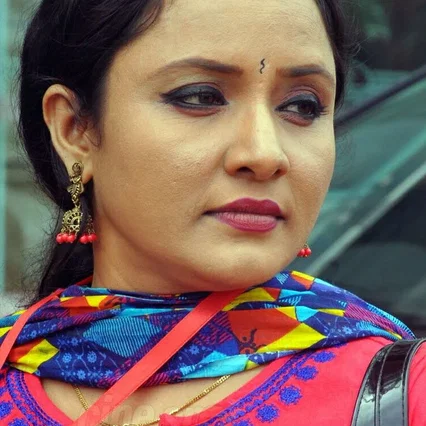  Nisha Sarangh