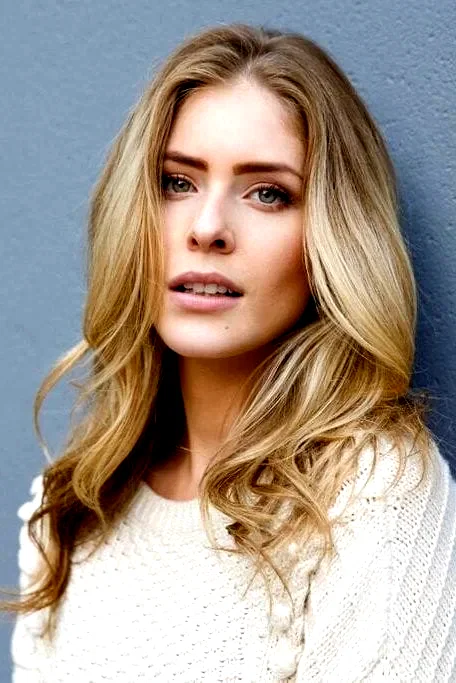  Jordan Claire Robbins