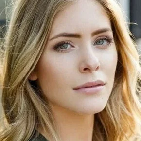 Photo star :  Jordan Claire Robbins