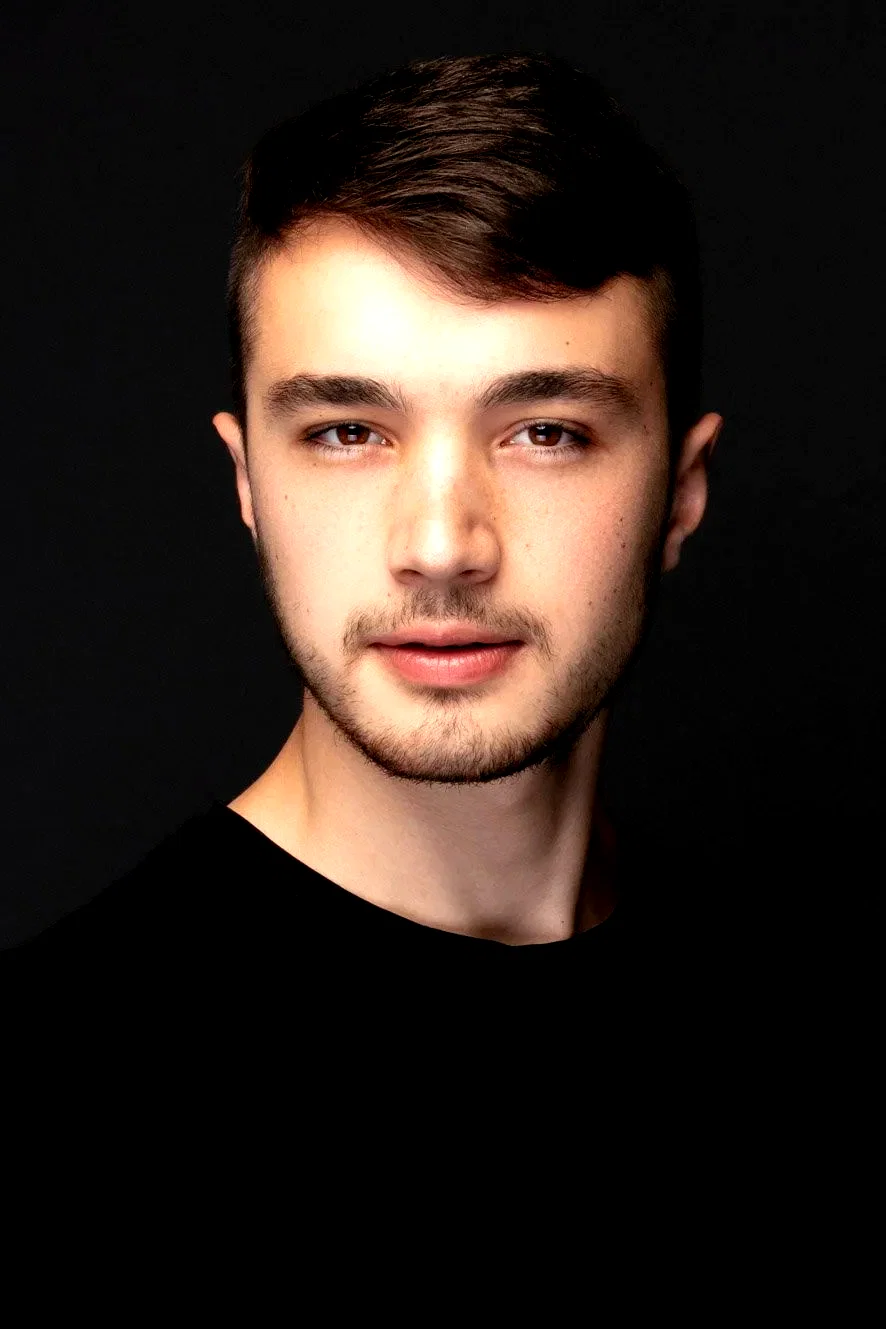  Burak Dakak