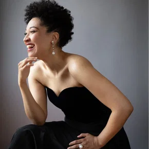 Photo star :  Julia Bullock