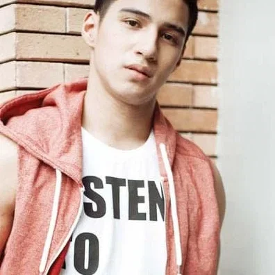  Albie Casiño