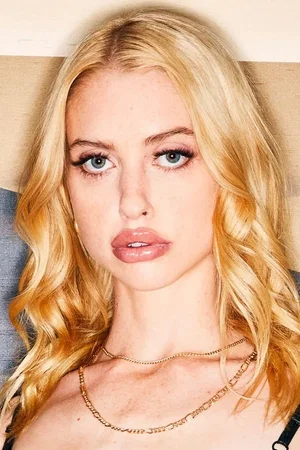  Chloe Cherry