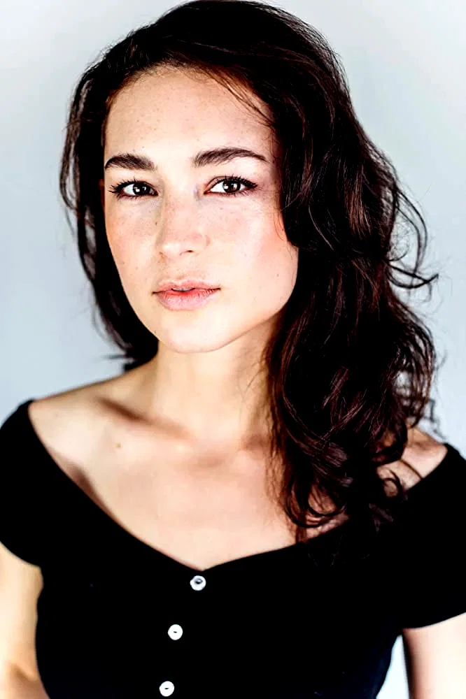  Nicolette Pearse