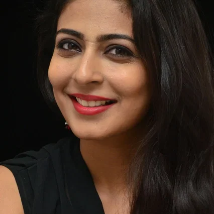  Leona Lishoy