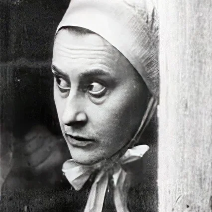  Jeanne Briey