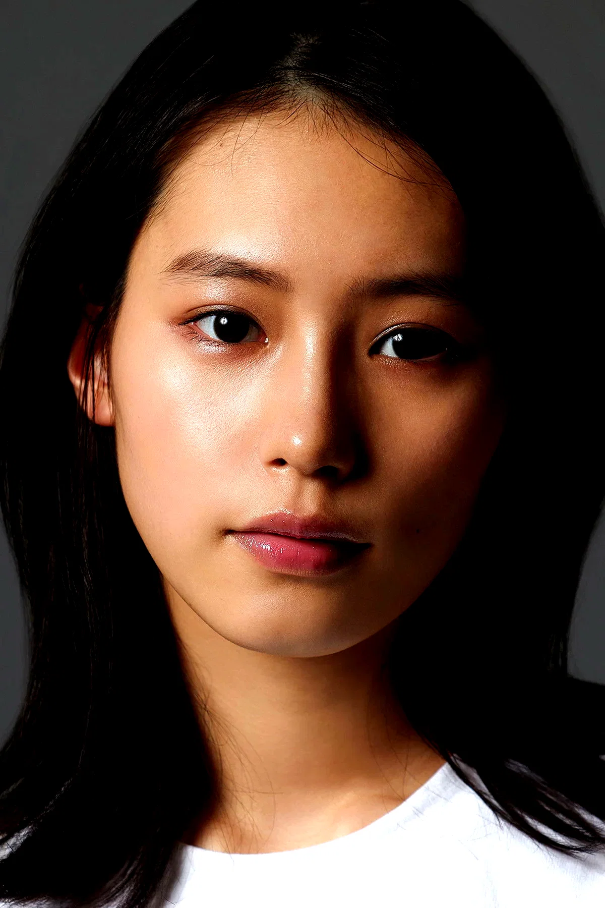  Sara Minami