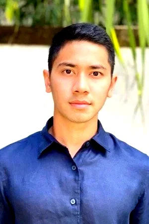  Emir Mahira