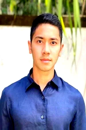 Emir Mahira