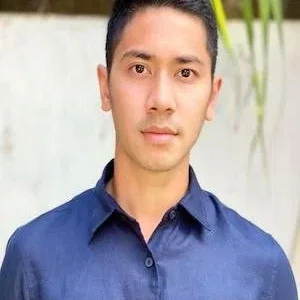  Emir Mahira