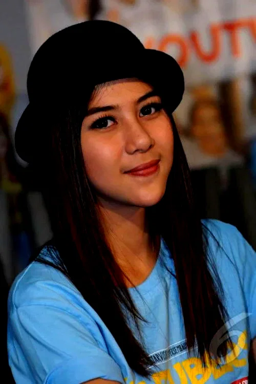  Adinda Thomas