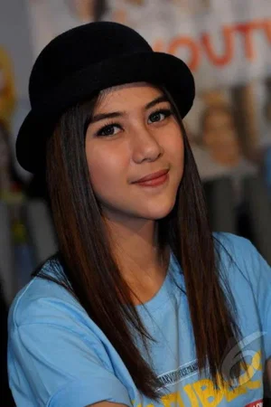  Adinda Thomas