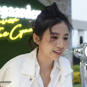 Photo star :  Yang Caiyong