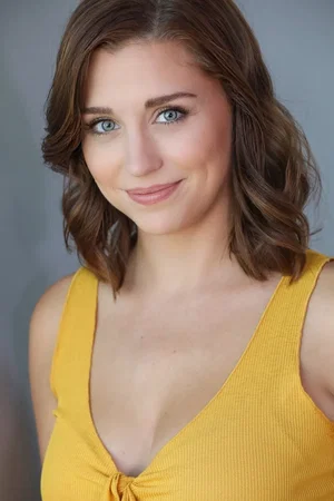  Taylor Misiak photo