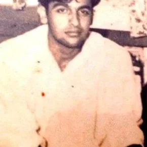 Photo star :  Mahesh Bhatt