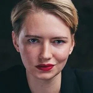  Zoë Valks