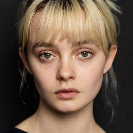  Maja Bons