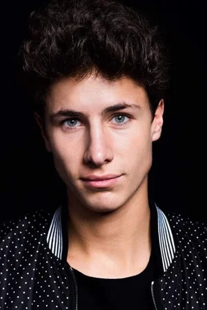  Juanpa Zurita photo