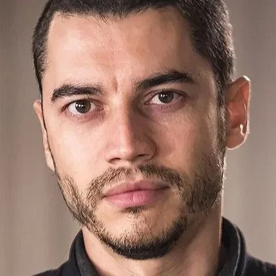  Lee Taylor