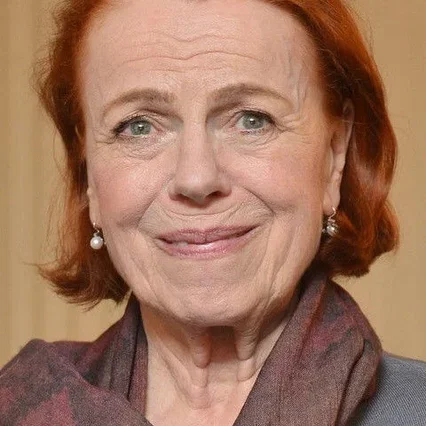  Iva Janzurova